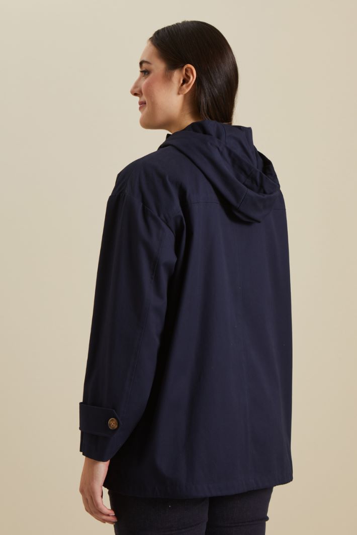 Impermeabile corto in gabardina Intrend