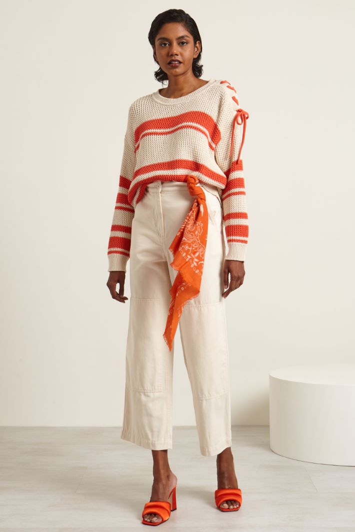 Maglia con laccio