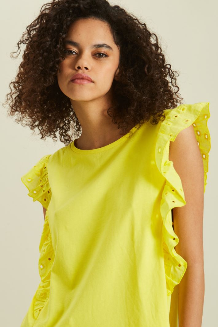 Ruffle T-shirt Intrend