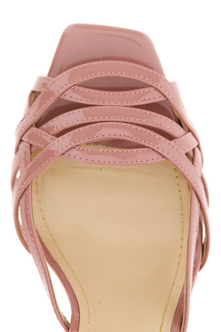 Cross strap sandals Intrend