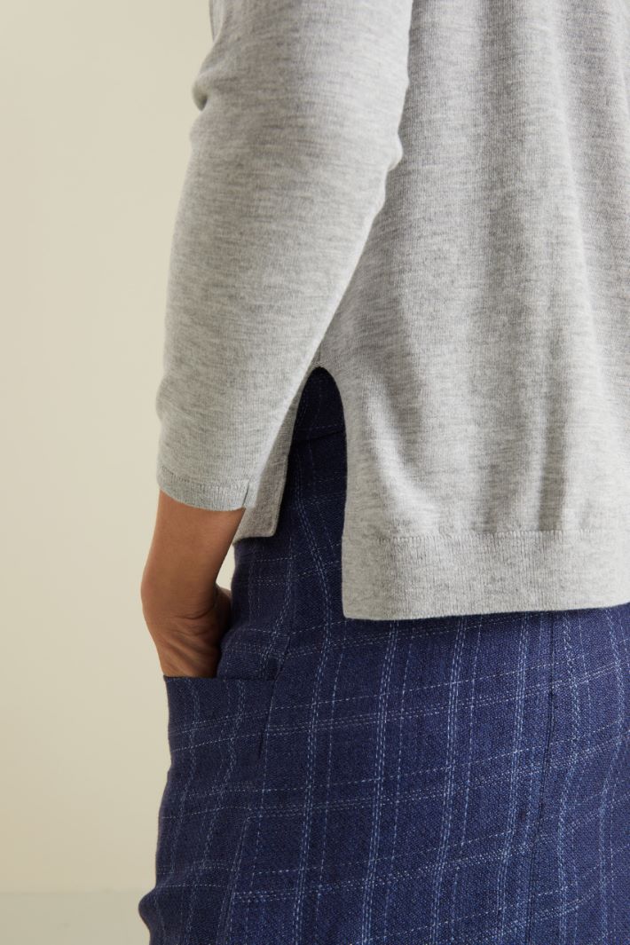 Slit-detailed sweater Intrend