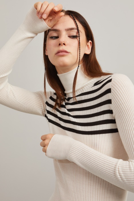 Ribbed turtleneck Intrend