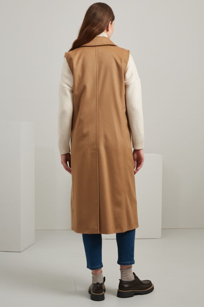 Sleeveless drap coat Intrend - 2