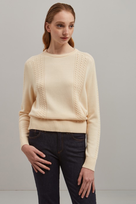 Wool yarn sweater  Intrend