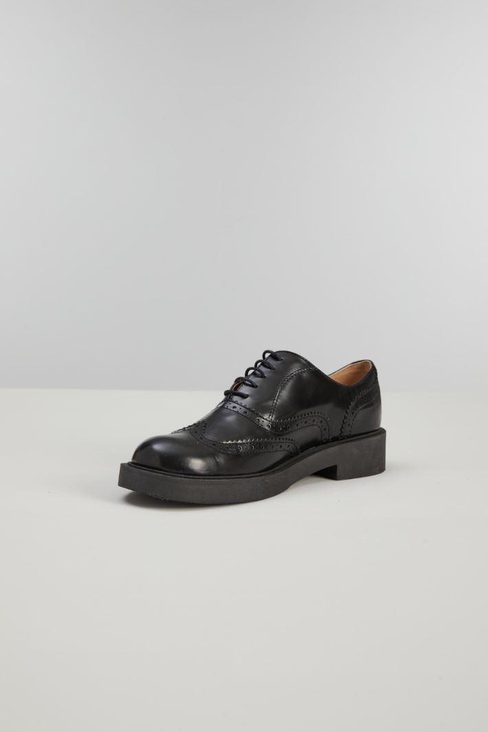 Faux leather laced shoes Intrend - 3