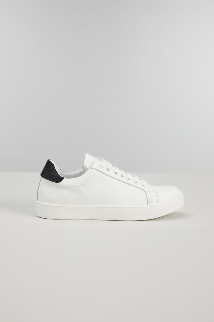 Leather sneakers Intrend