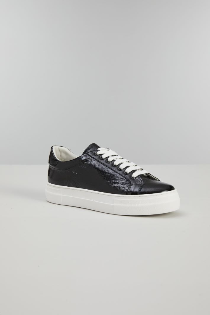 Patent leather sneakers Intrend - 2