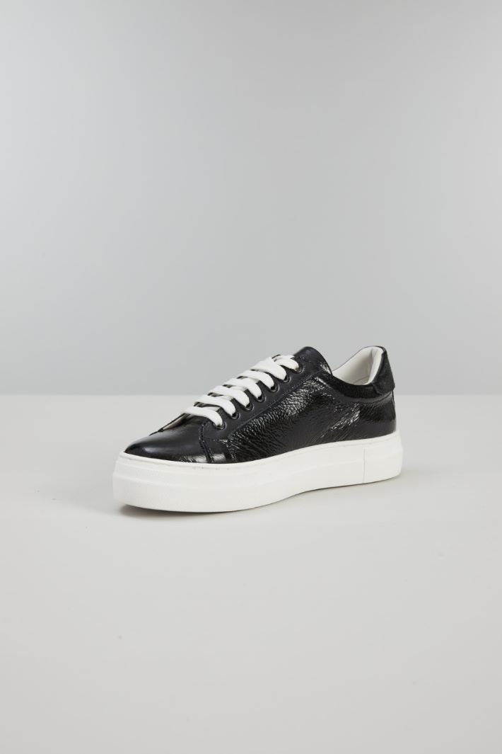 Patent leather sneakers Intrend - 3