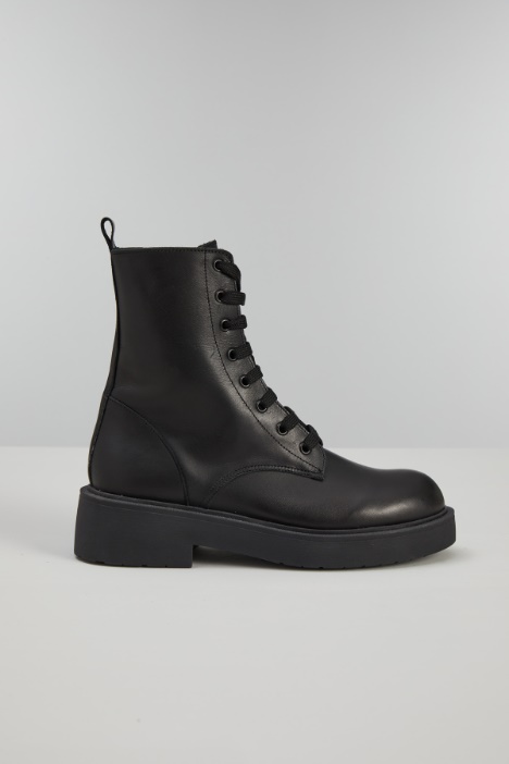 Leather combat boots Intrend