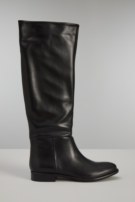 High leather boots Intrend