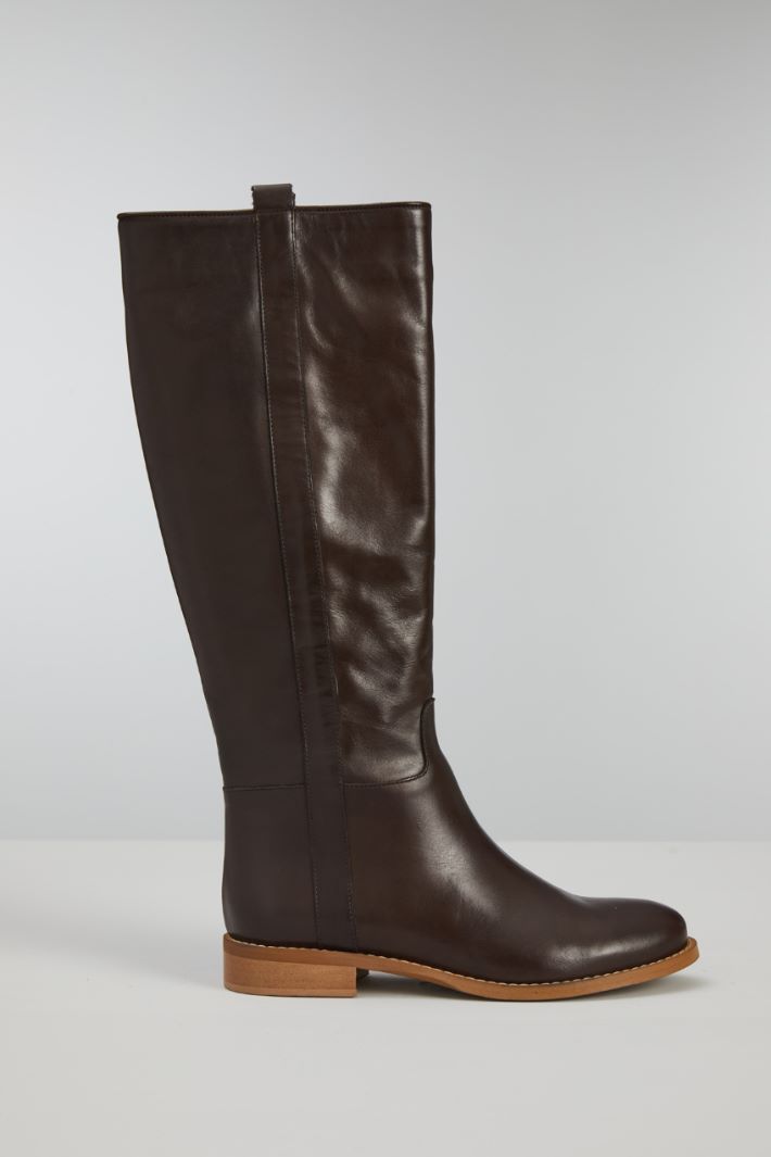 High leather boots Intrend