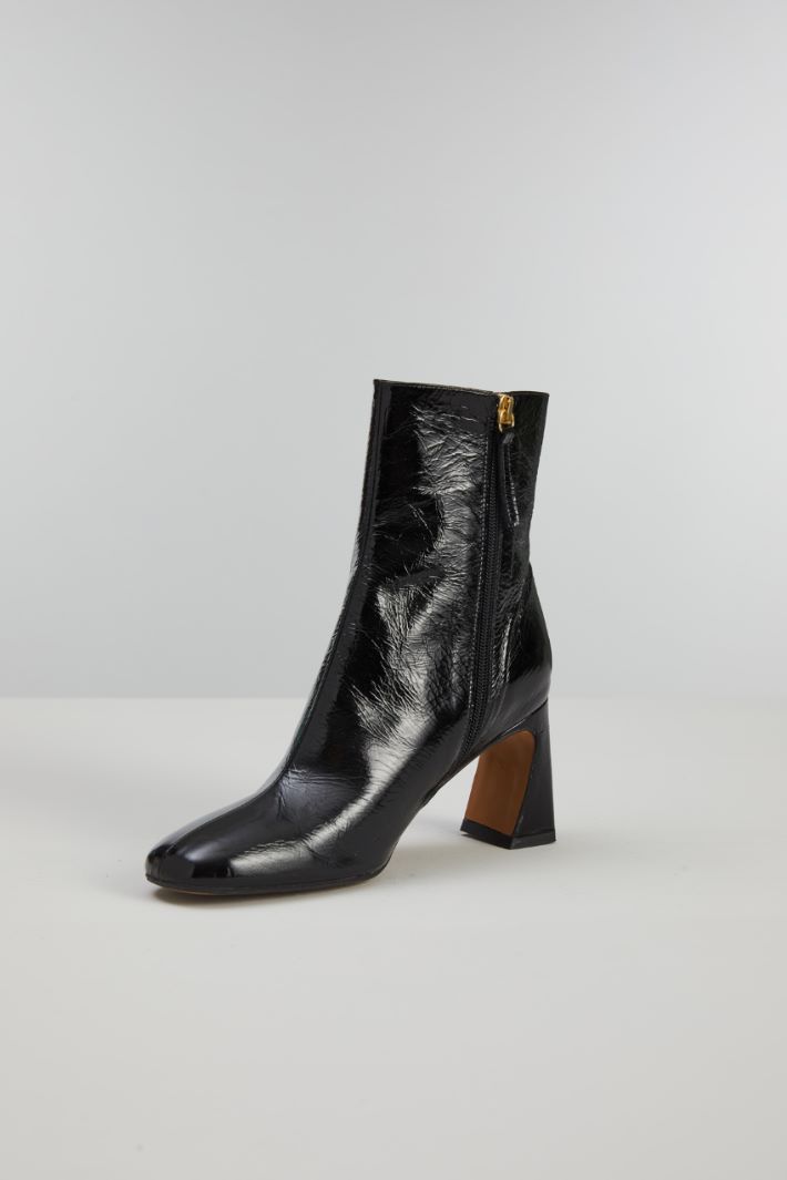 Ankle boots in patent leather Intrend - 3