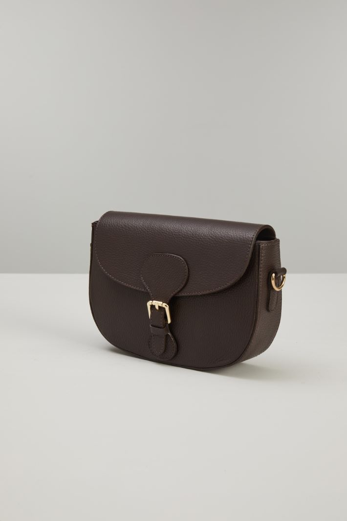 Hammered leather crossbody bag, dark brown Intrend