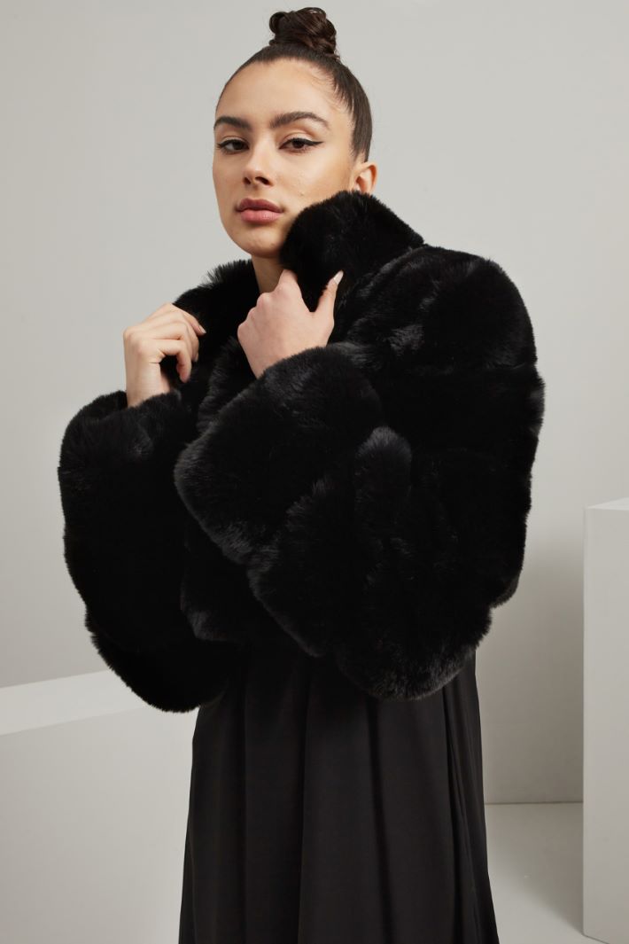 Fur effect shrug Intrend - 2