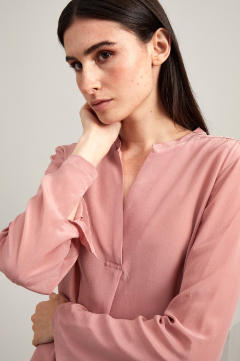 Blusa in crêpe de chine