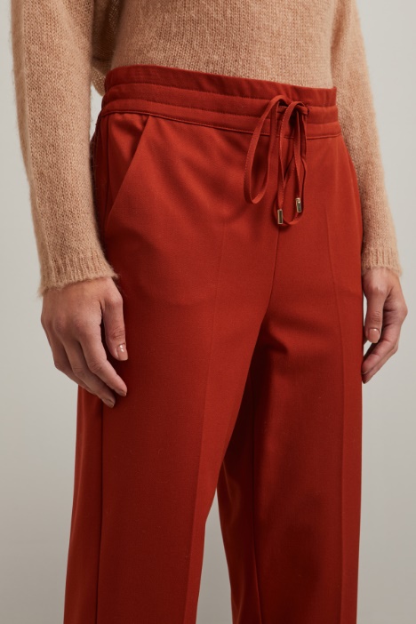Pantaloni jogger
