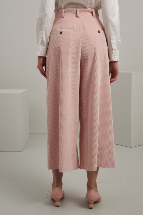 Pantaloni a vita alta