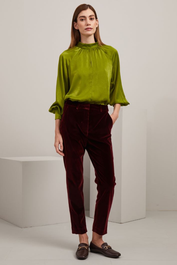 Smooth velvet trousers Intrend