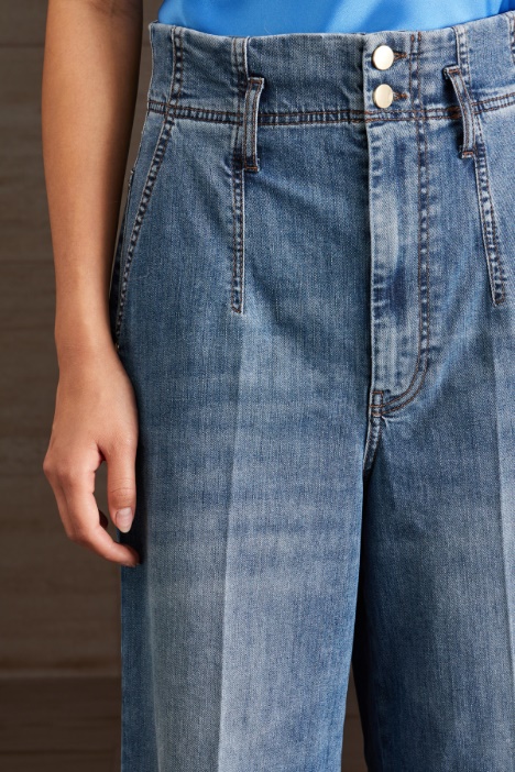 Jeans ampi a vita alta