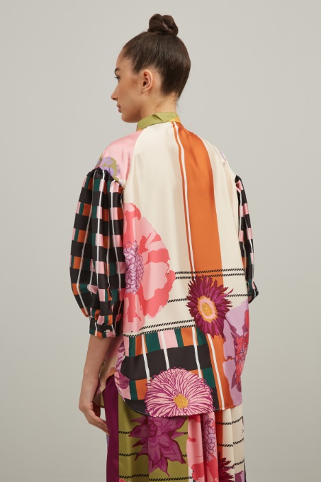 Blusa in crêpe de chine