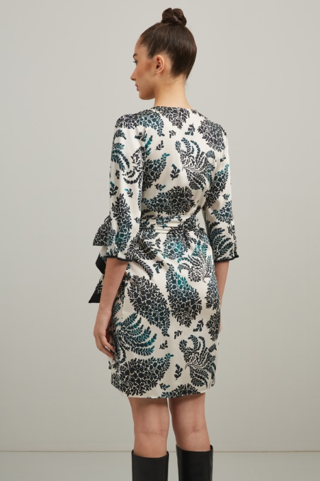 Abito corto a portafoglio