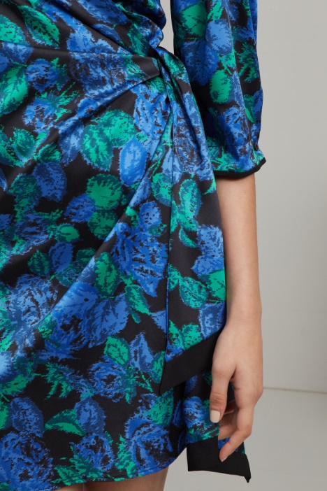 Abito corto a portafoglio