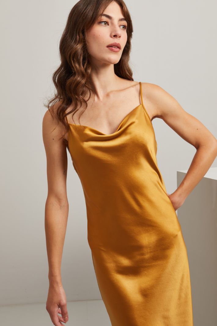 Satin slip dress Intrend - 4