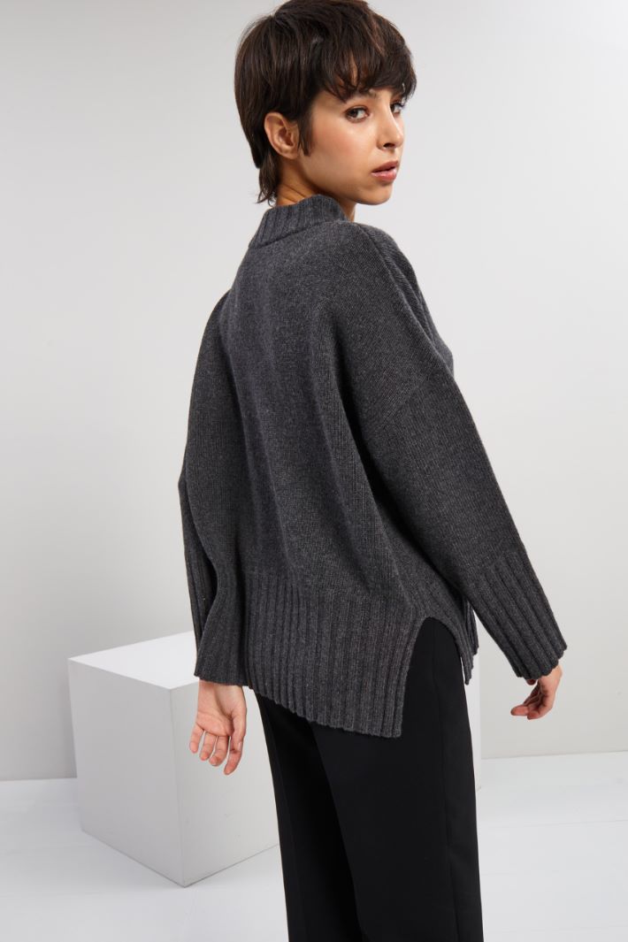 Sweater with slits Intrend