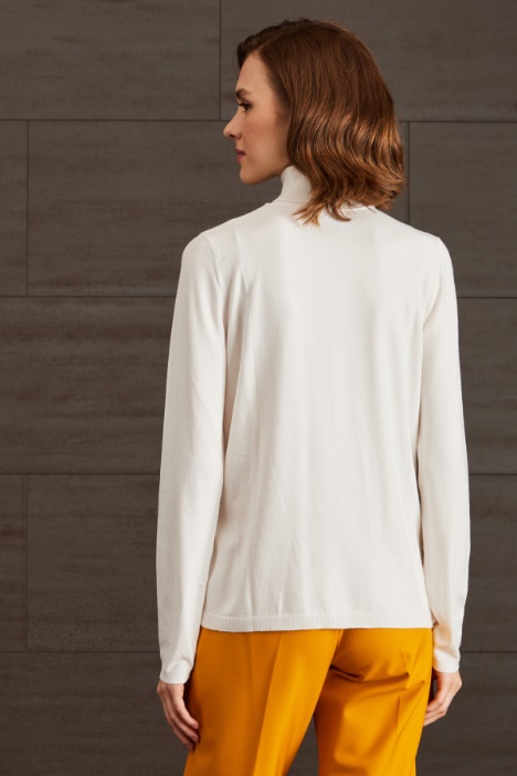 Dolcevita aderente in viscosa