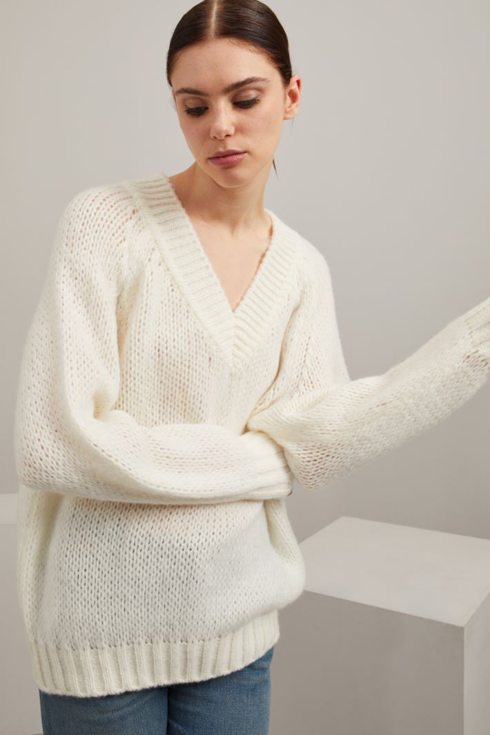 V-neck wool sweater Intrend - 3