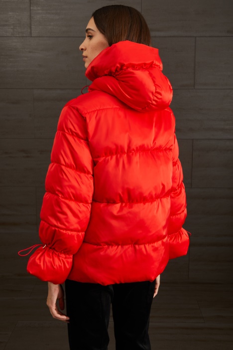 Imbottito corto con cappuccio