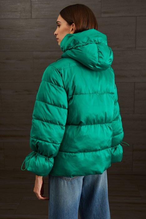 Imbottito corto con cappuccio