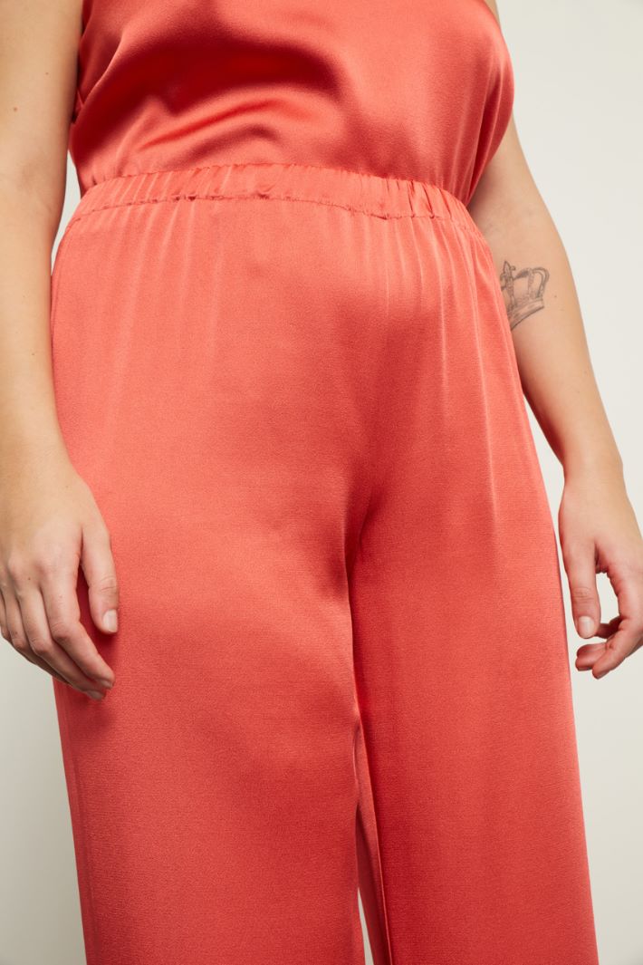 Satin trousers, lobster red Intrend