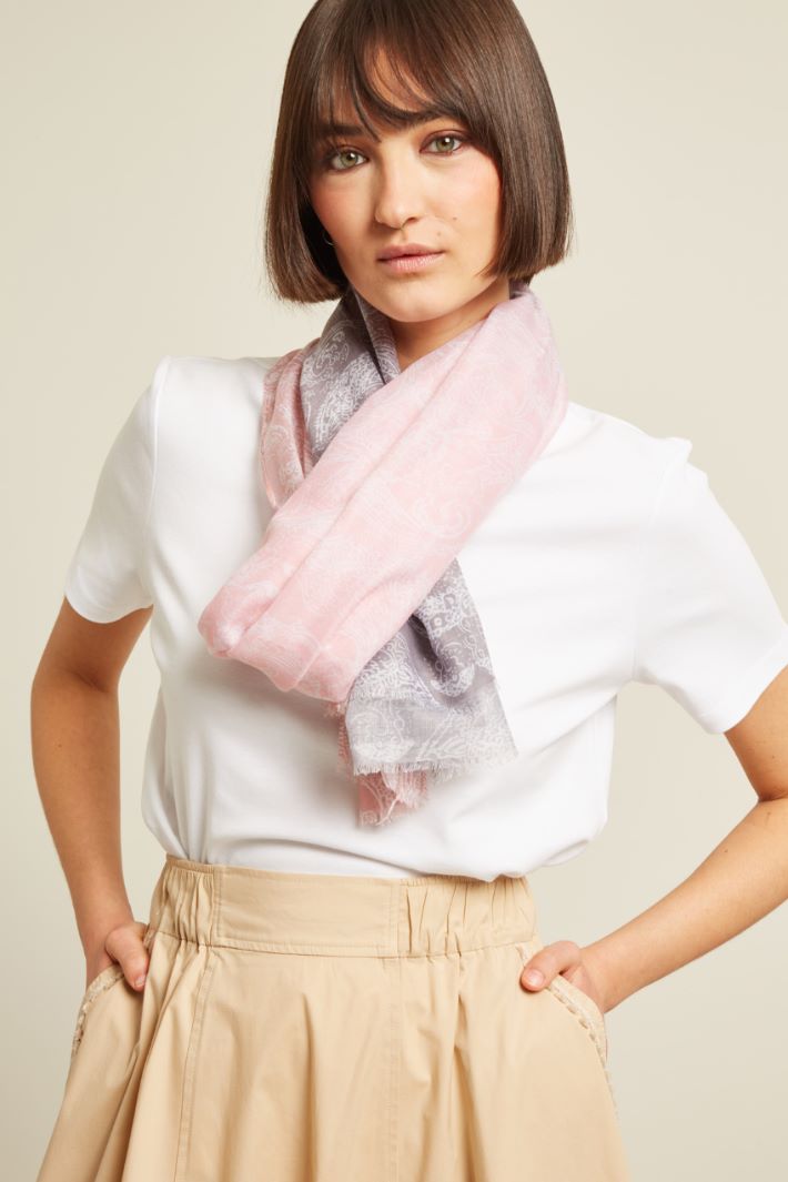 Estola estampada bicolor Intrend - 2