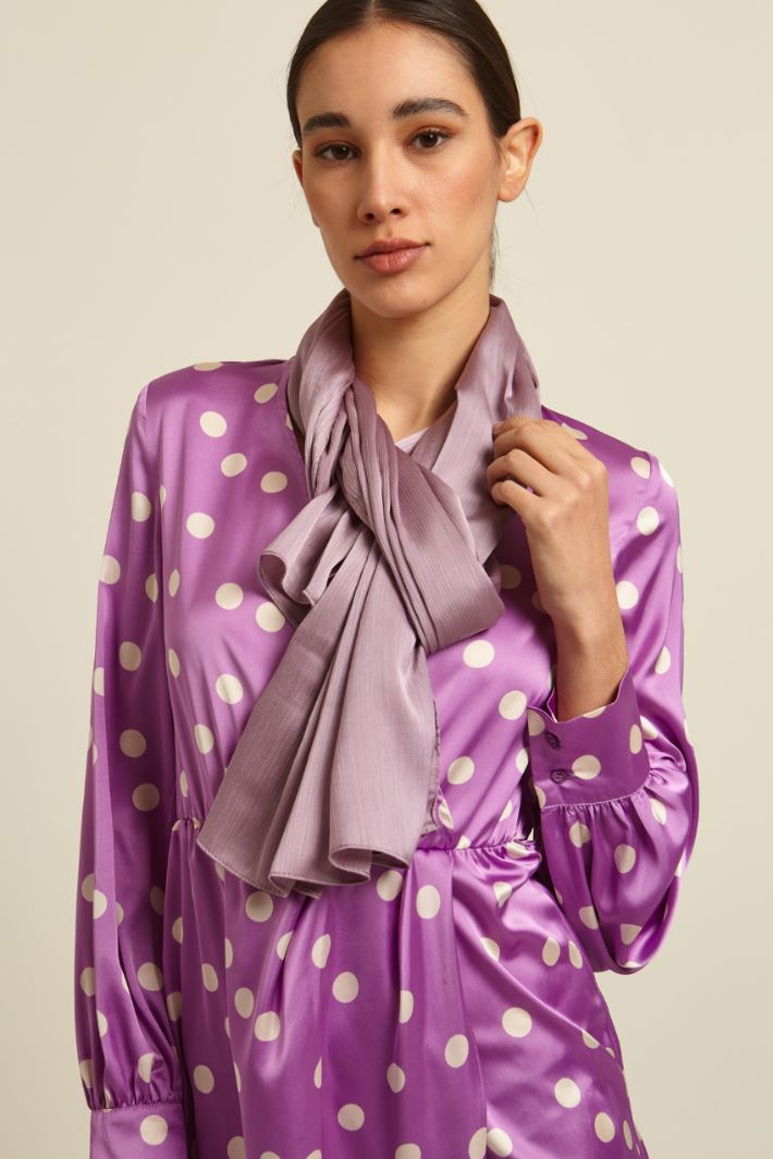 Stole in embossed fabric Intrend - 2