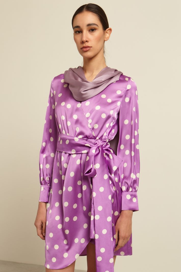 Stole in embossed fabric Intrend