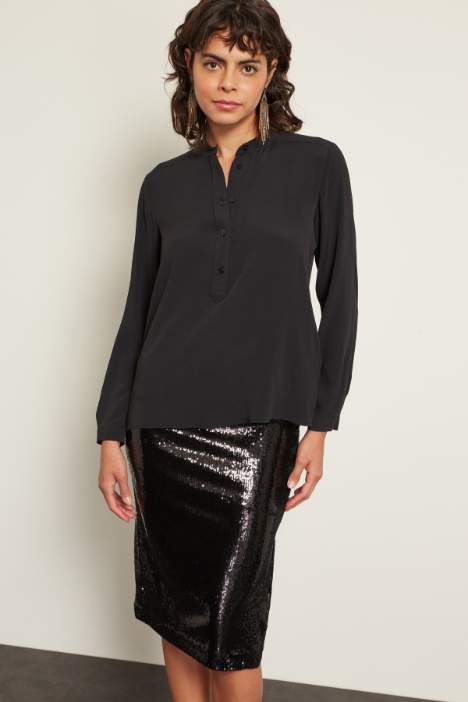 Blusa con collo alla coreana Intrend