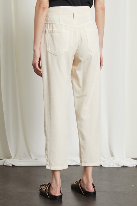 Pantaloni a vita alta