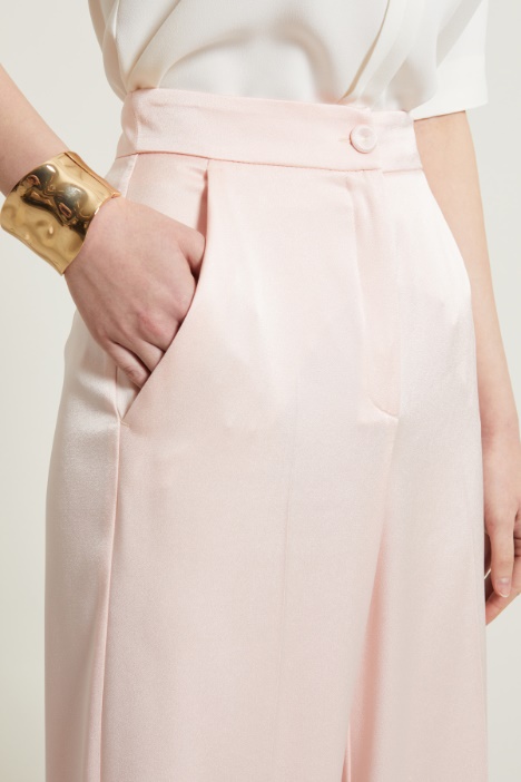 Pantaloni fluidi in raso