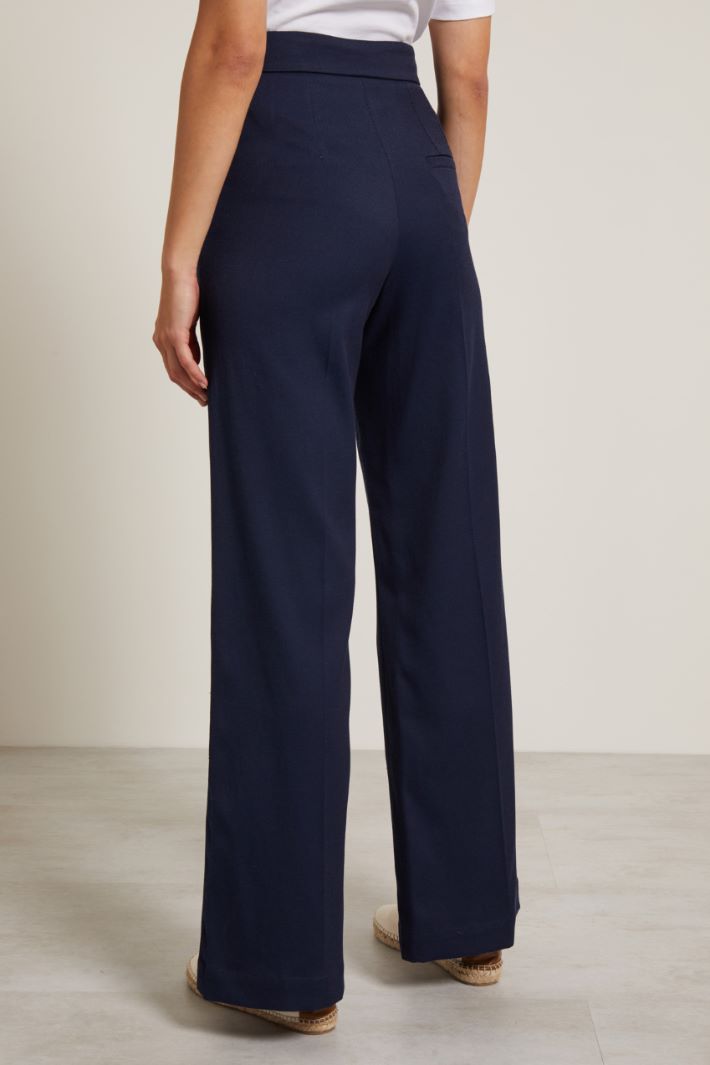 Pantaloni a vita alta
