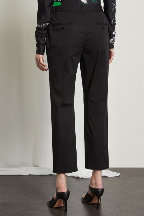 Pantaloni a sigaretta