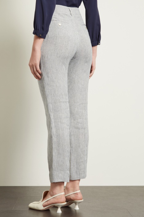 Pantaloni a sigaretta in lino