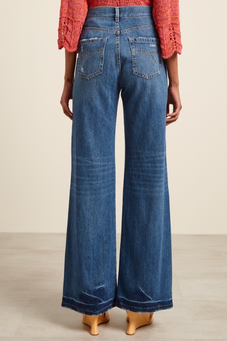 Jeans a zampa
