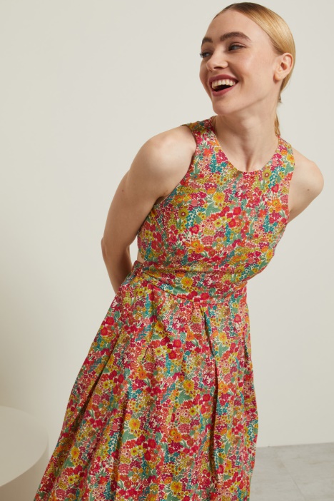 Abito con dettagli cut out