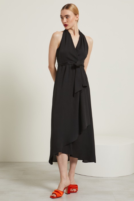 Abito con scollo all'americana