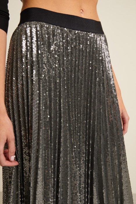 Gonna con paillettes all over