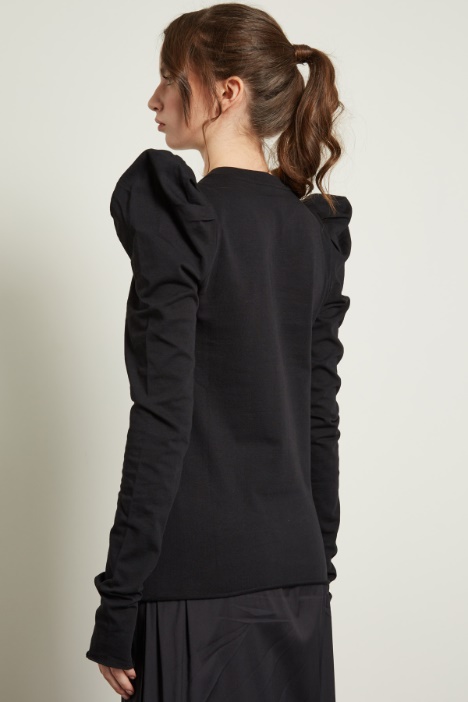 Top con maniche a sbuffo