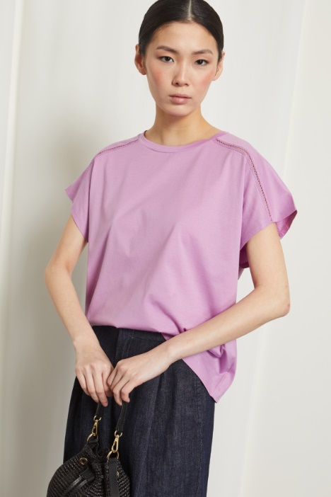T-shirt con dettagli traforati