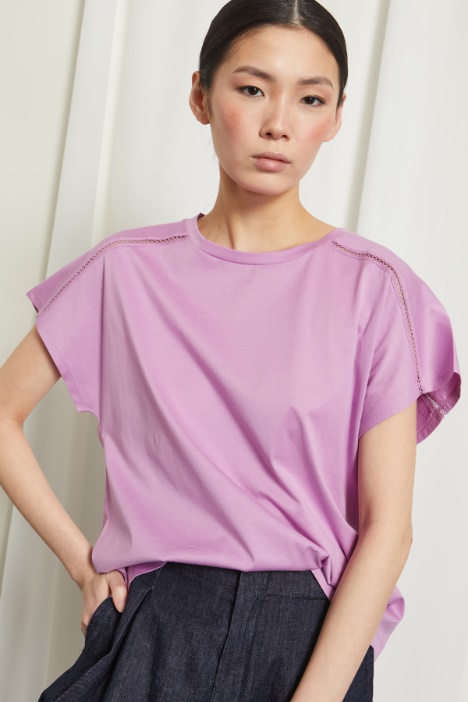 T-shirt con dettagli traforati