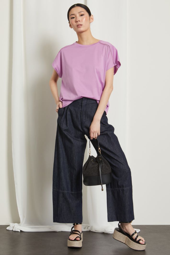 T-shirt con dettagli traforati Intrend